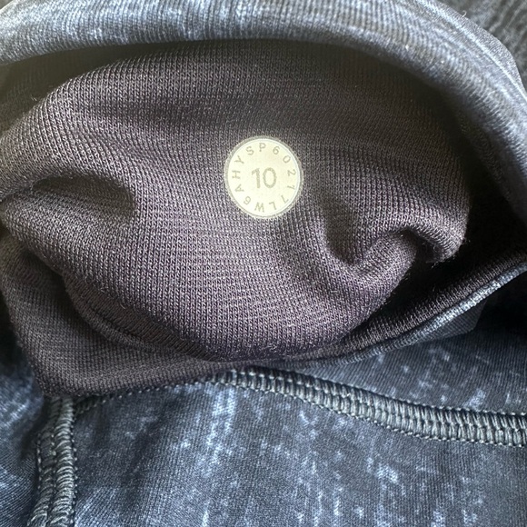 Lululemon Train Times Crop (17")
Transition Multi Midnight Navy / Black - Picture 8 of 8